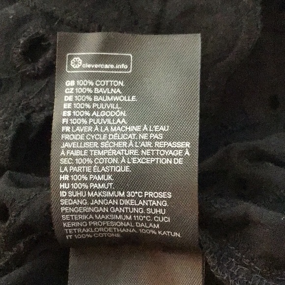 H&M eyelet top - Picture 3 of 3